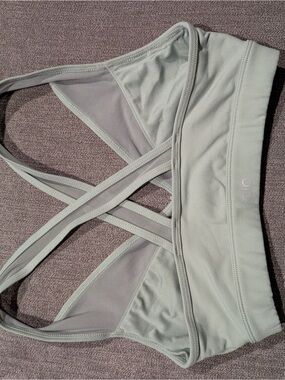 Alo Entice sports bra